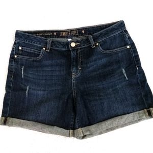 Jennifer Lopez boyfriend shorts